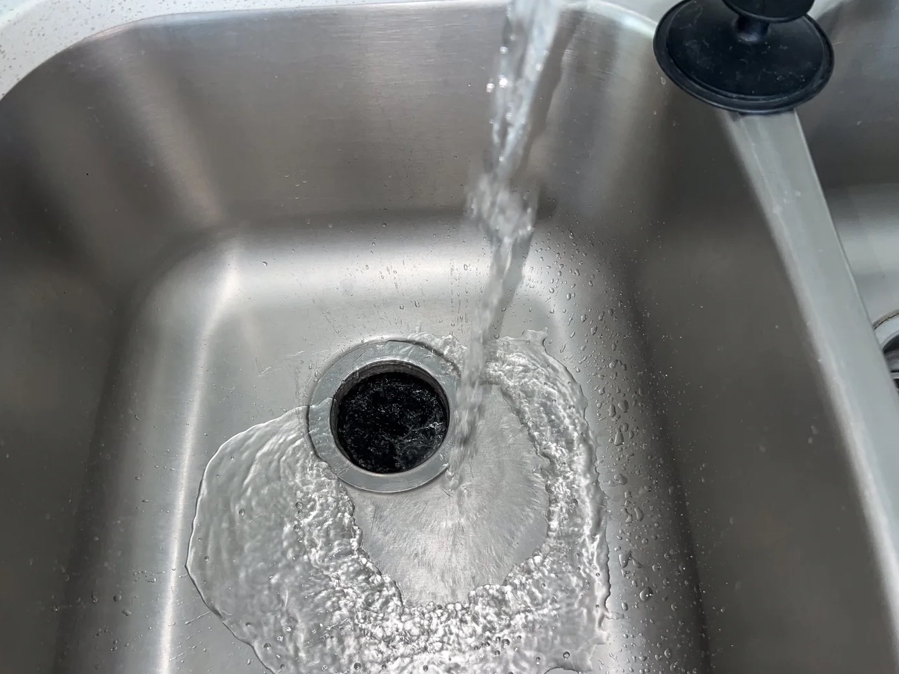 Leaky Faucet & Fixtures Repair in Victoria Street, CA