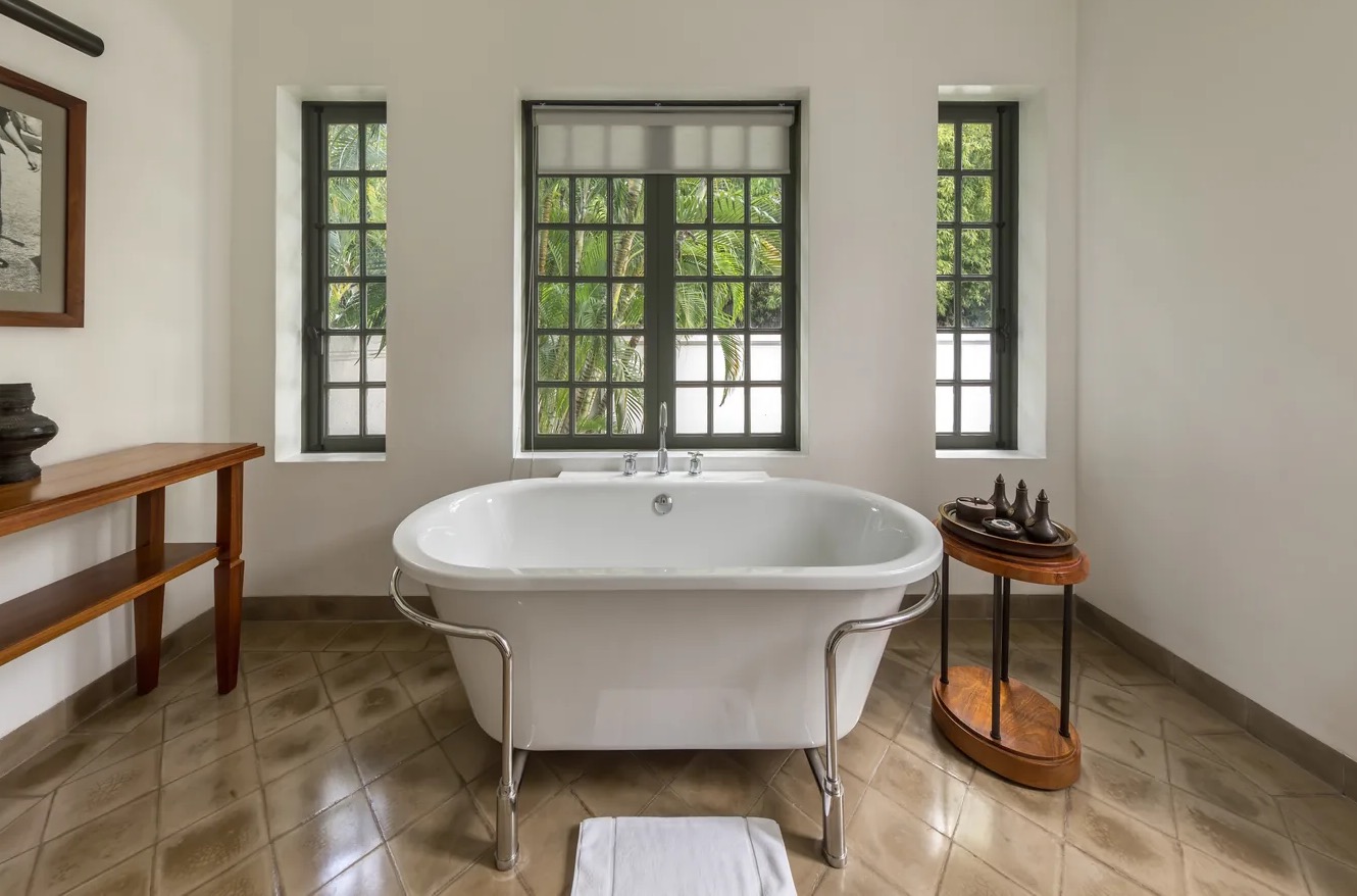 Shower & Tub Overflow Cleanup in Corona del Mar, CA